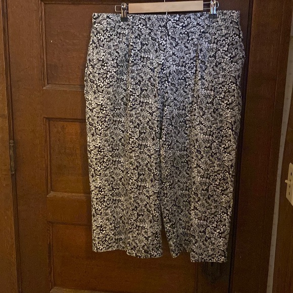 Lands' End Pants - Land's End Wide Leg Sport Knit Crop Floral Patterned Pants LP